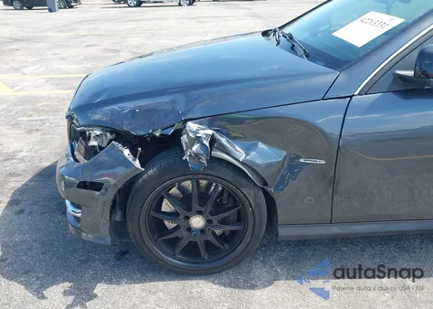 2013 Mercedes-Benz C 250 z USA, uszkodzony, nr VIN WDDGJ4HB6DG067858